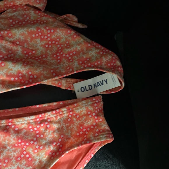 Old navy, sexy, 2 pc bathing suit, size large - Picture 5 of 7